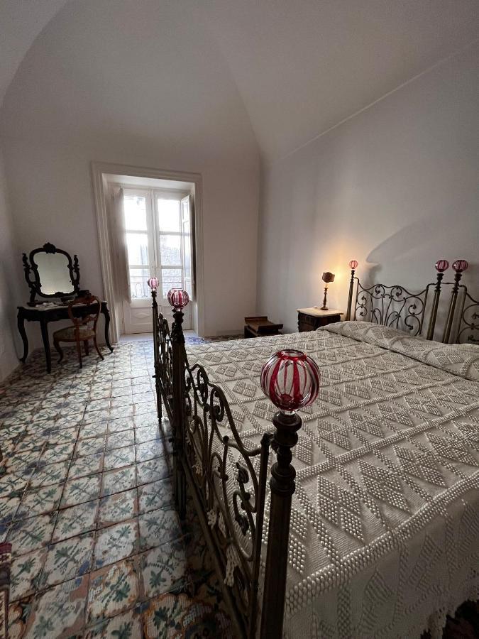 Bed and Breakfast Palazzo Triolo - Dimora Di Charme Корлеоне Экстерьер фото